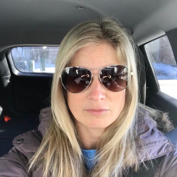 Meet your Posher, Lauren - Picture 1 of 1